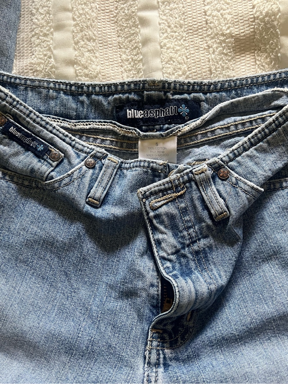 Blue Asphalt Women’s Light Wash Boyfriend Jeans